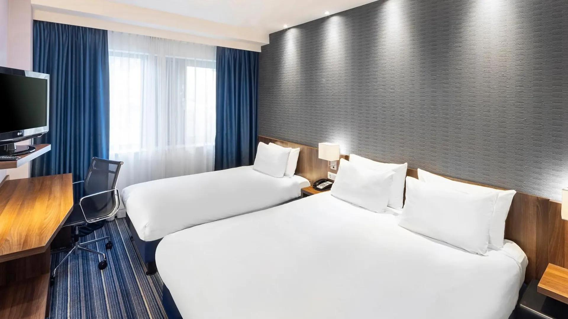Holiday Inn Express Rotterdam - Central Station By Ihg 3*,  Países Baixos