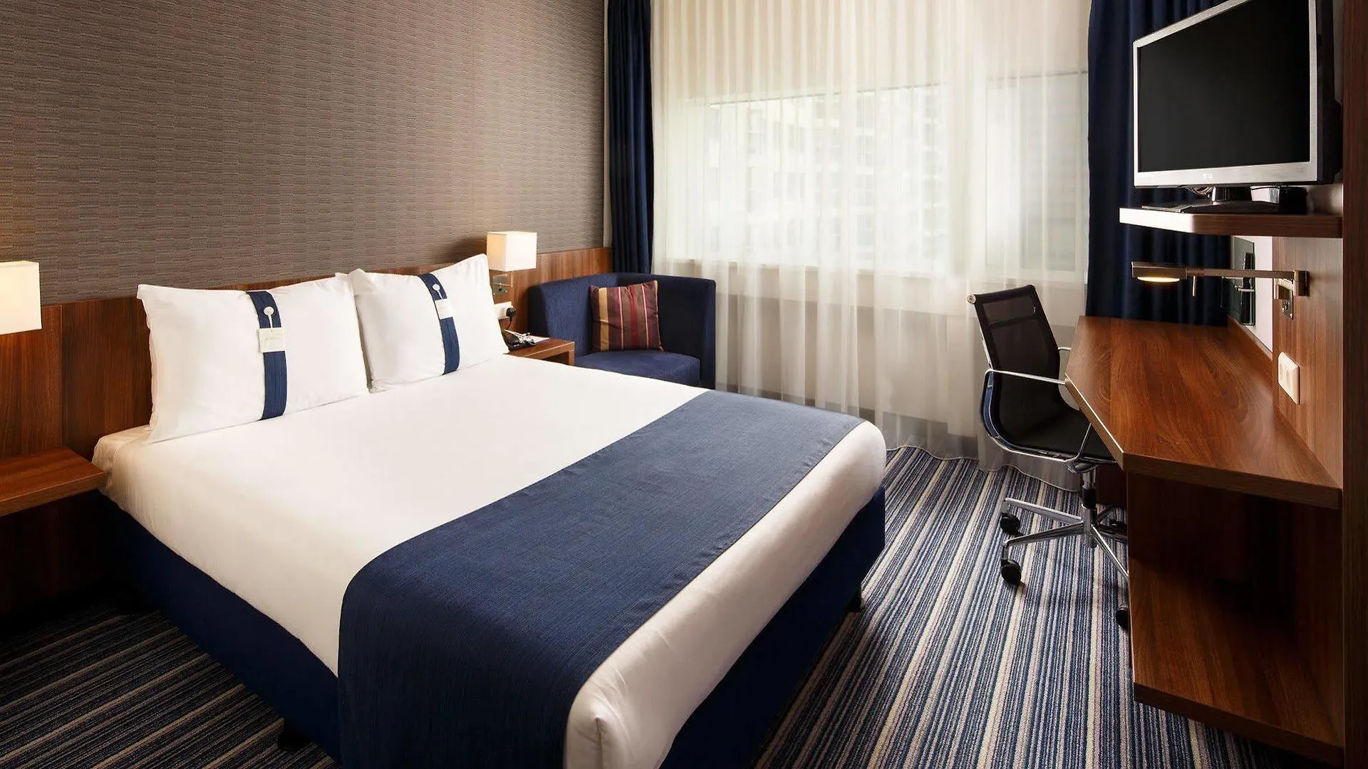 Holiday Inn Express Rotterdam - Central Station By Ihg 3*,  Netherlands